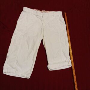 LEE Sinfully Soft White 98% Cotton/2% Spandex Roll Up or Down 5-Pocket Shorts